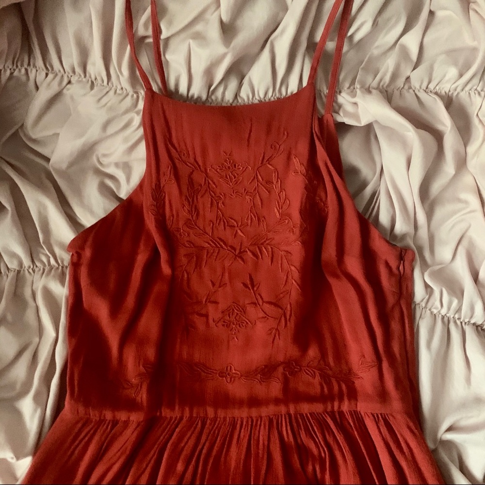 Halter dress - Picture 3 of 6